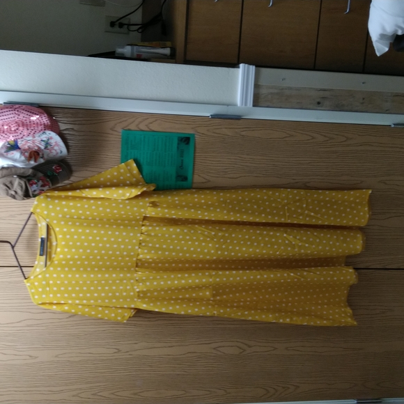 Yellow poke dotted full dress xl with short sleeve - Picture 4 of 4